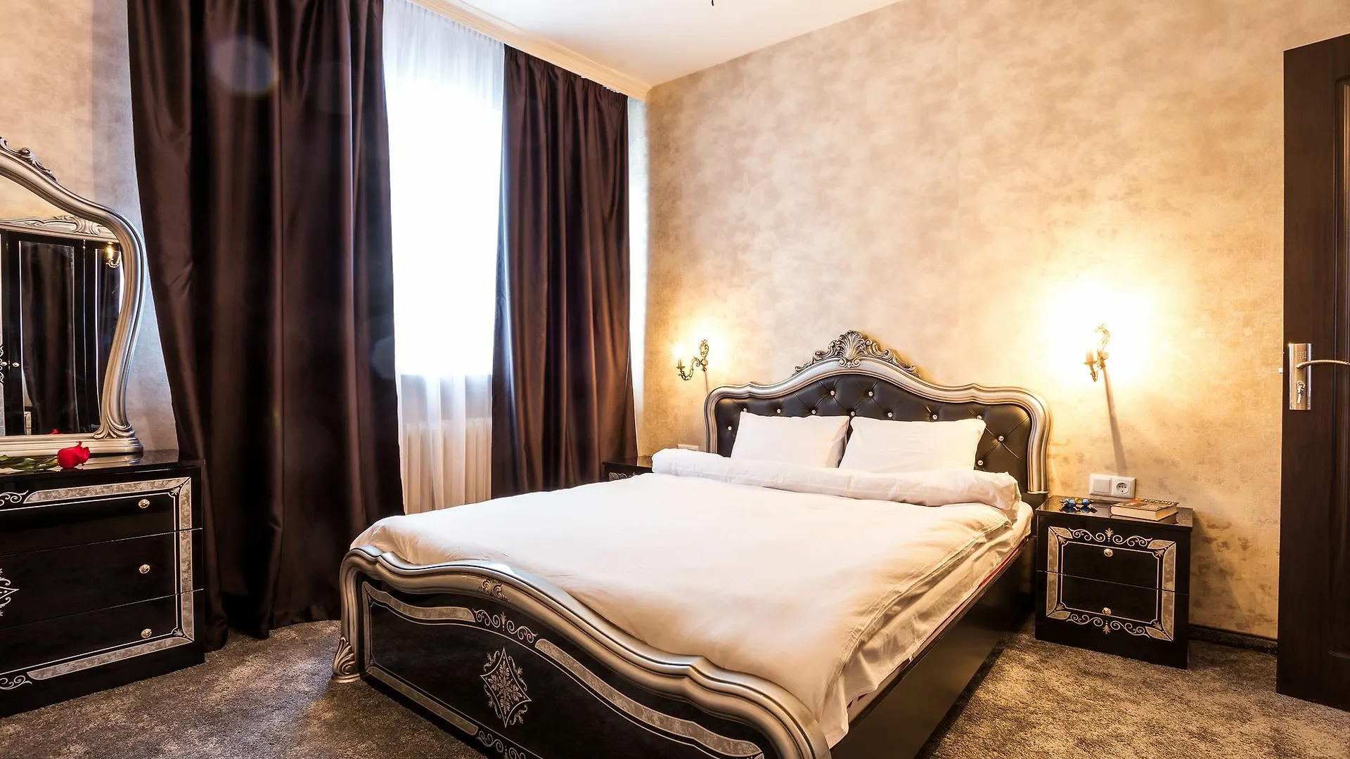 Grand Suite Sofia contacts